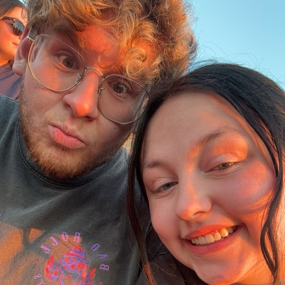 Meet your Posher, Malorie - Picture 2 of 3